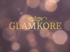 Room service brings champagne and cum for horny high class Eurobabe