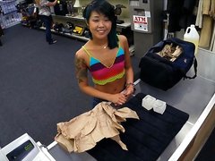 Petite asian chick walks in and sells her stuff and tight pussy